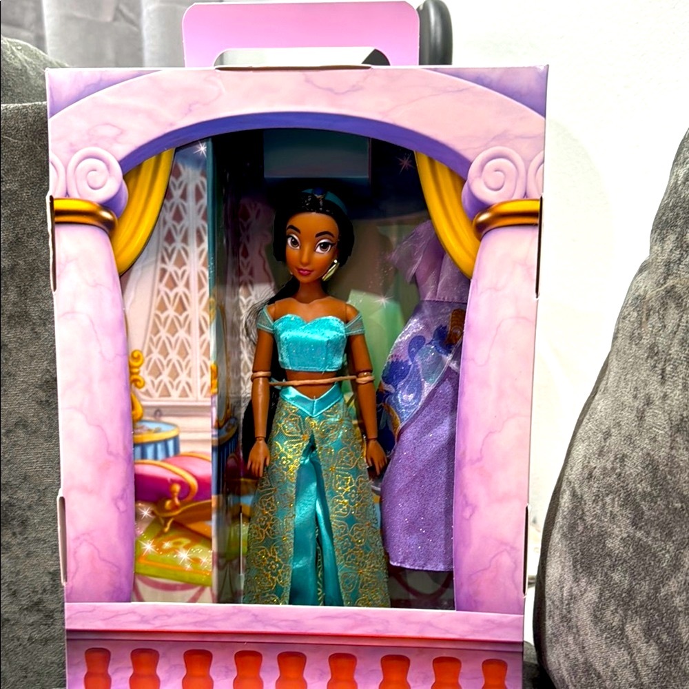 Disney Princess Jasmine Doll - Blue and Gold